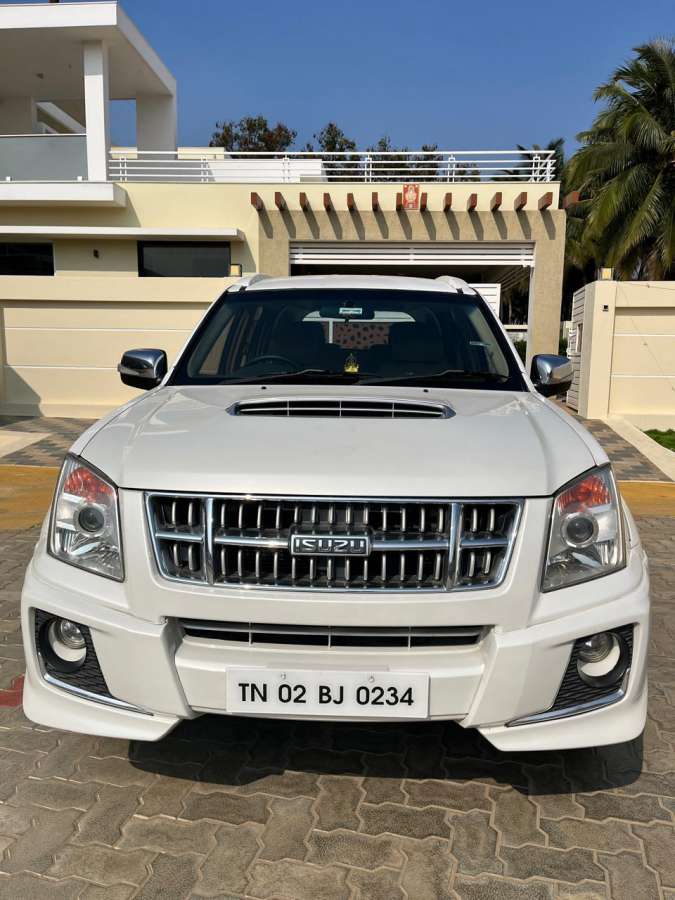 Isuzu MU-7