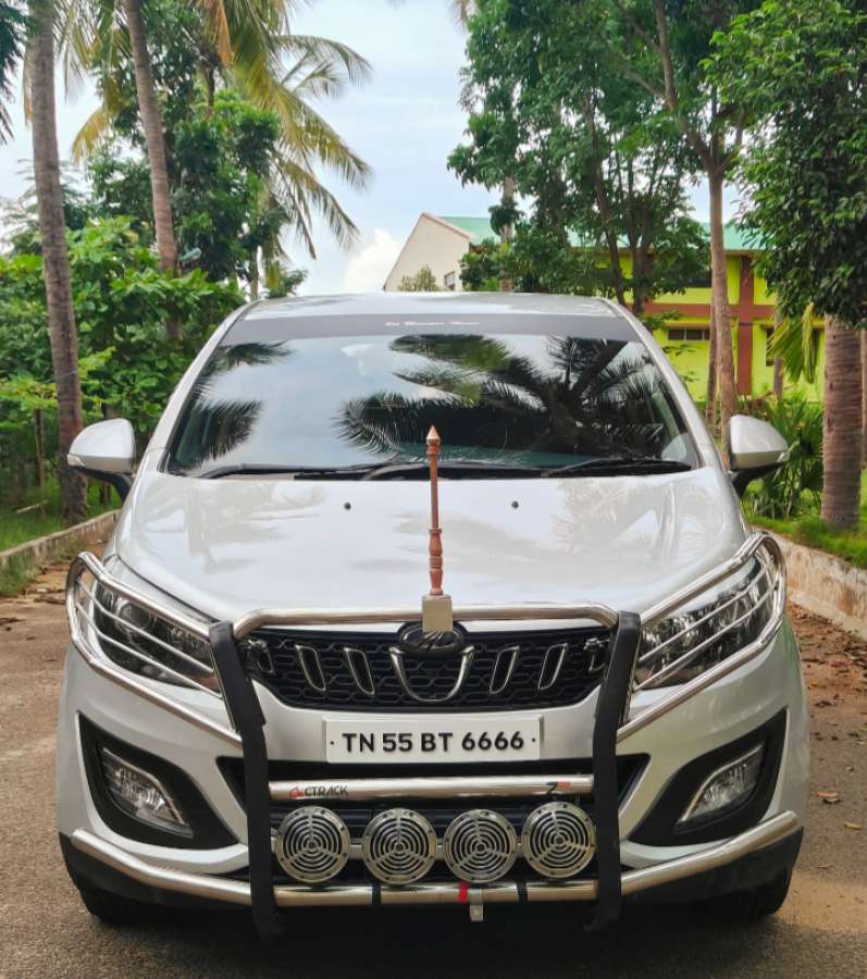 Mahindra Marazzo
