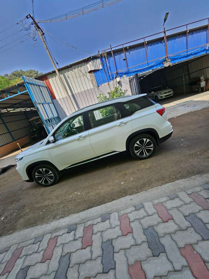 MG Hector