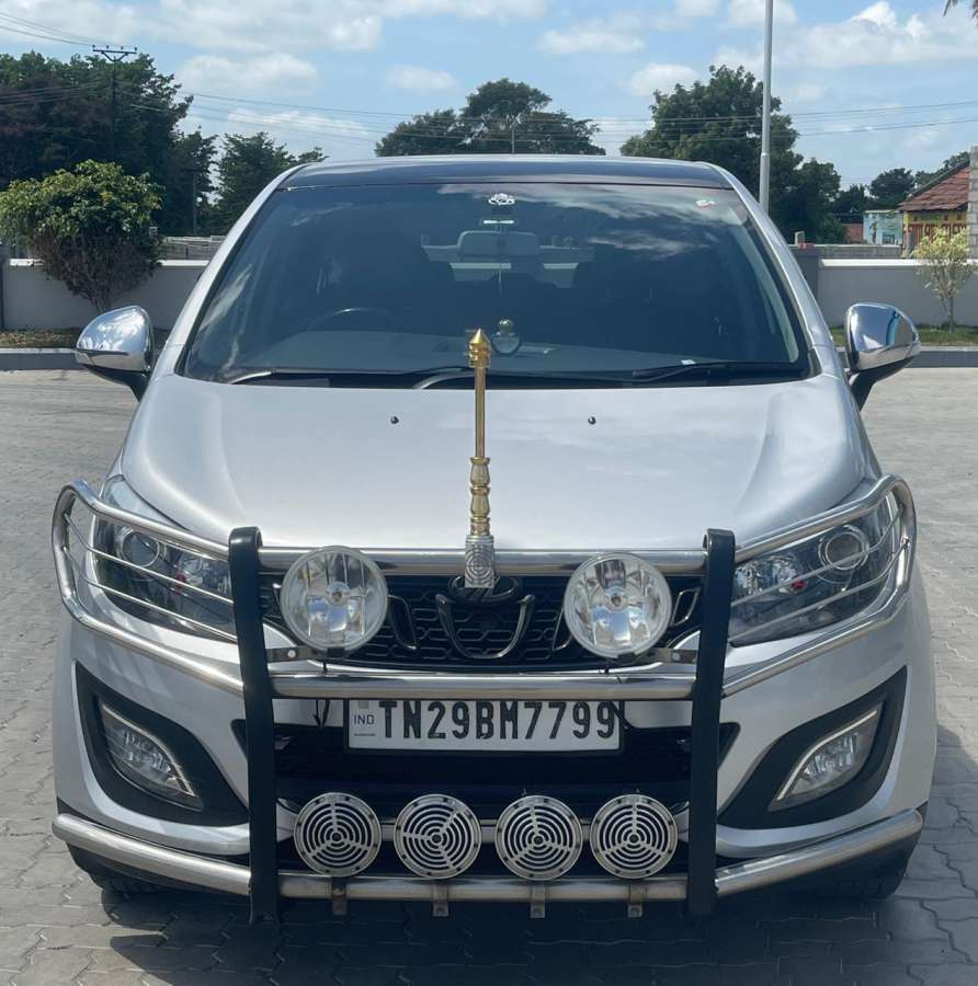 Mahindra Marazzo