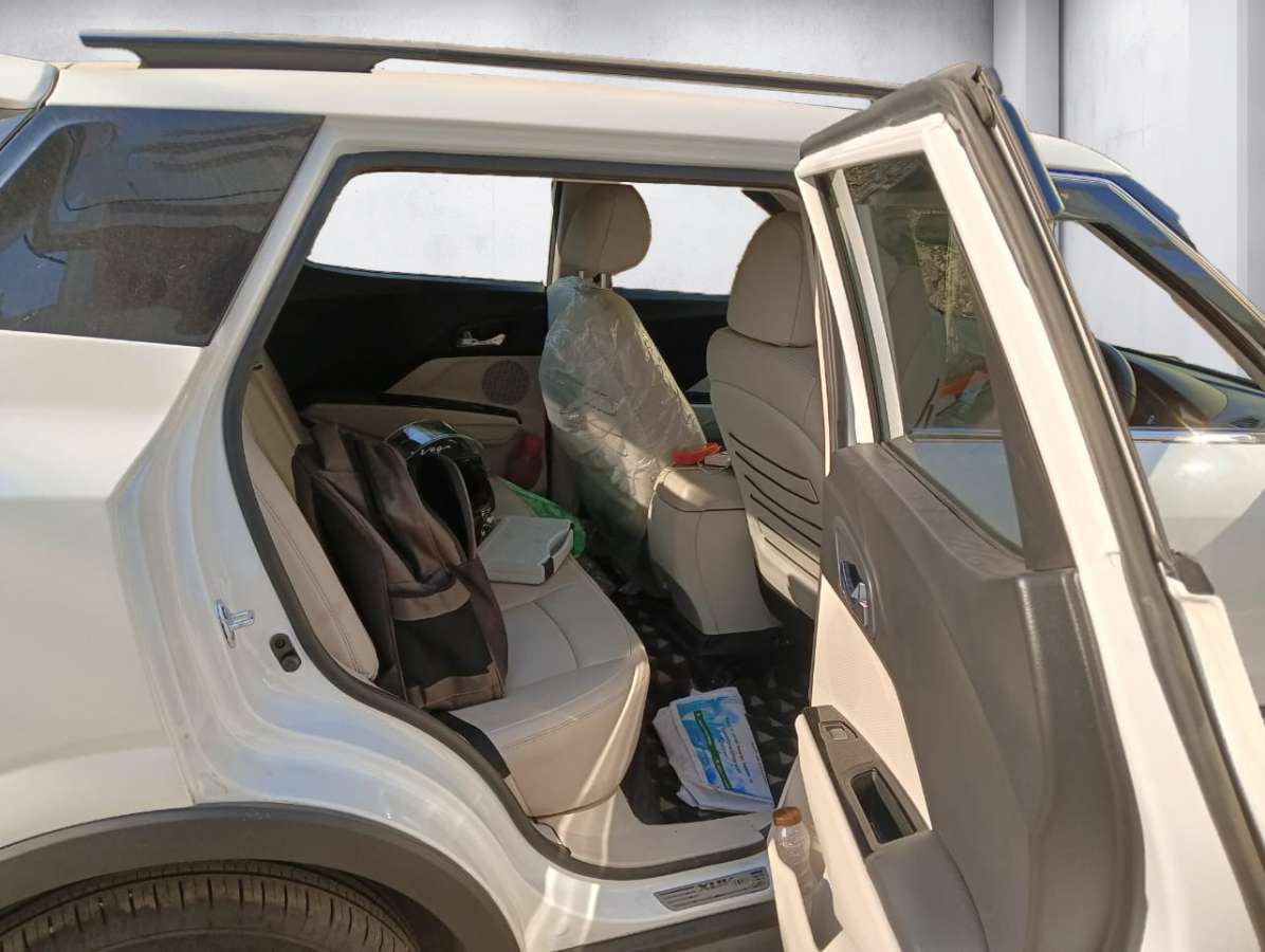 Mahindra XUV300 - Image 3