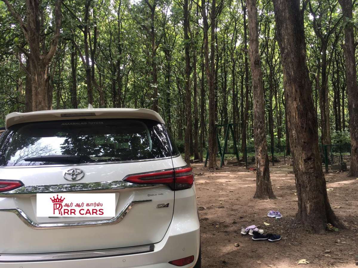 Toyota Fortuner - Image 2