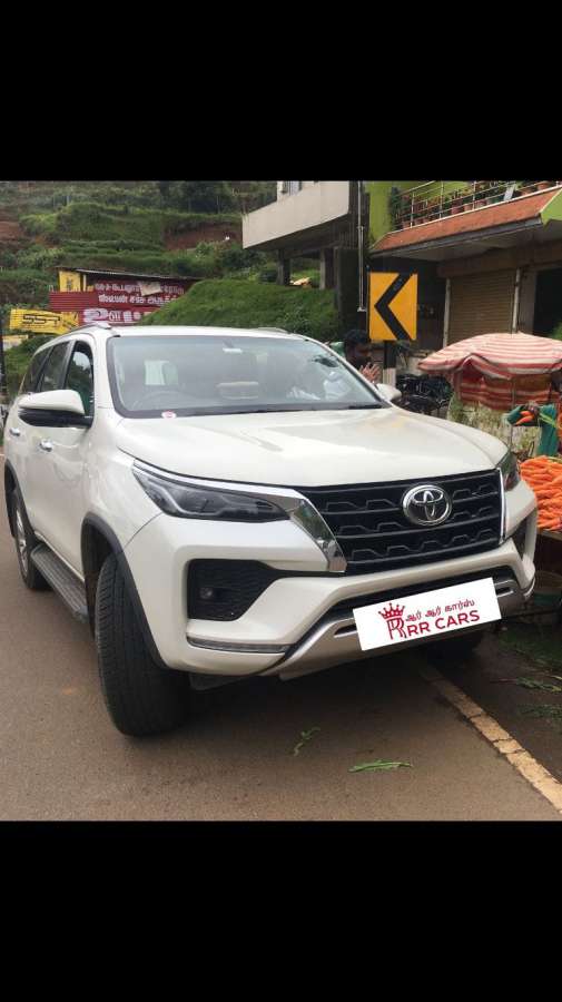 Toyota Fortuner - Image 3
