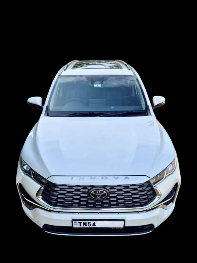 Toyota Innova Hycross