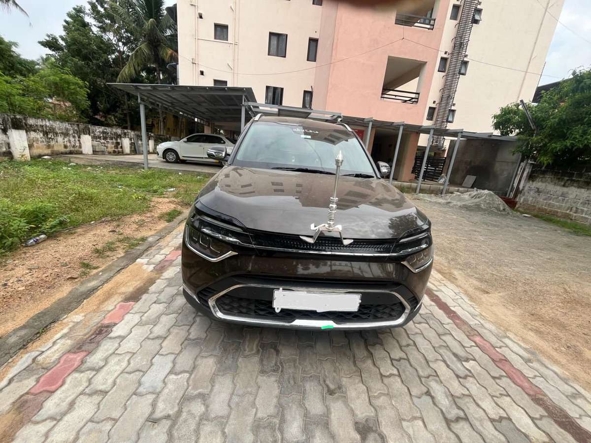 Kia carens