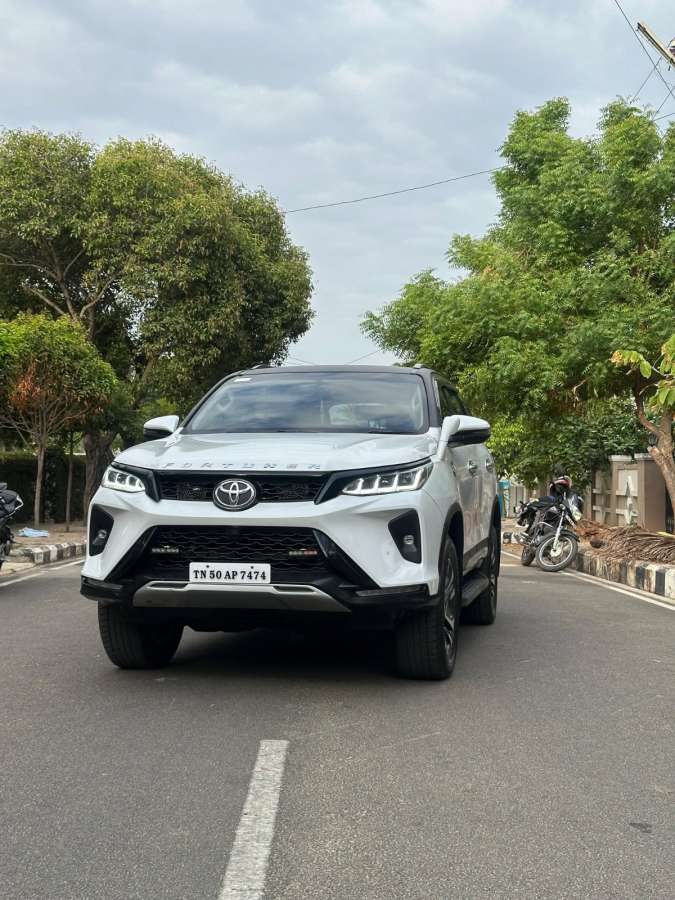 Toyota Fortuner Legender