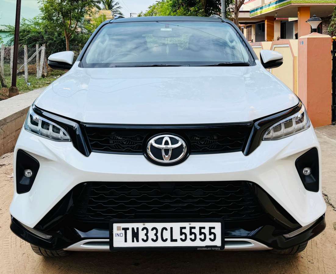 Toyota Fortuner Legender