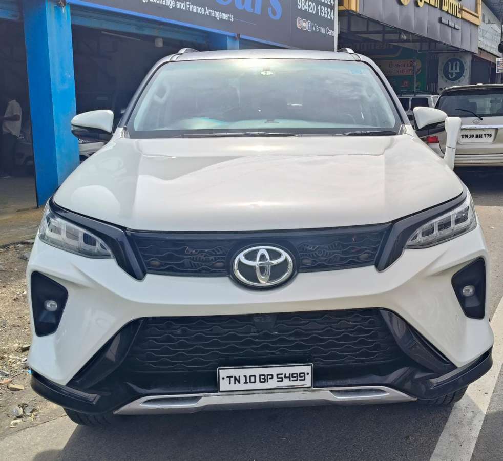 Toyota Fortuner Legender