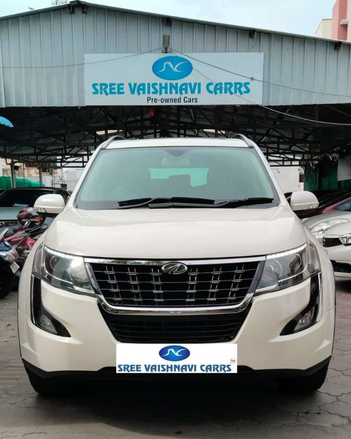 Mahindra XUV500 W11 AT
