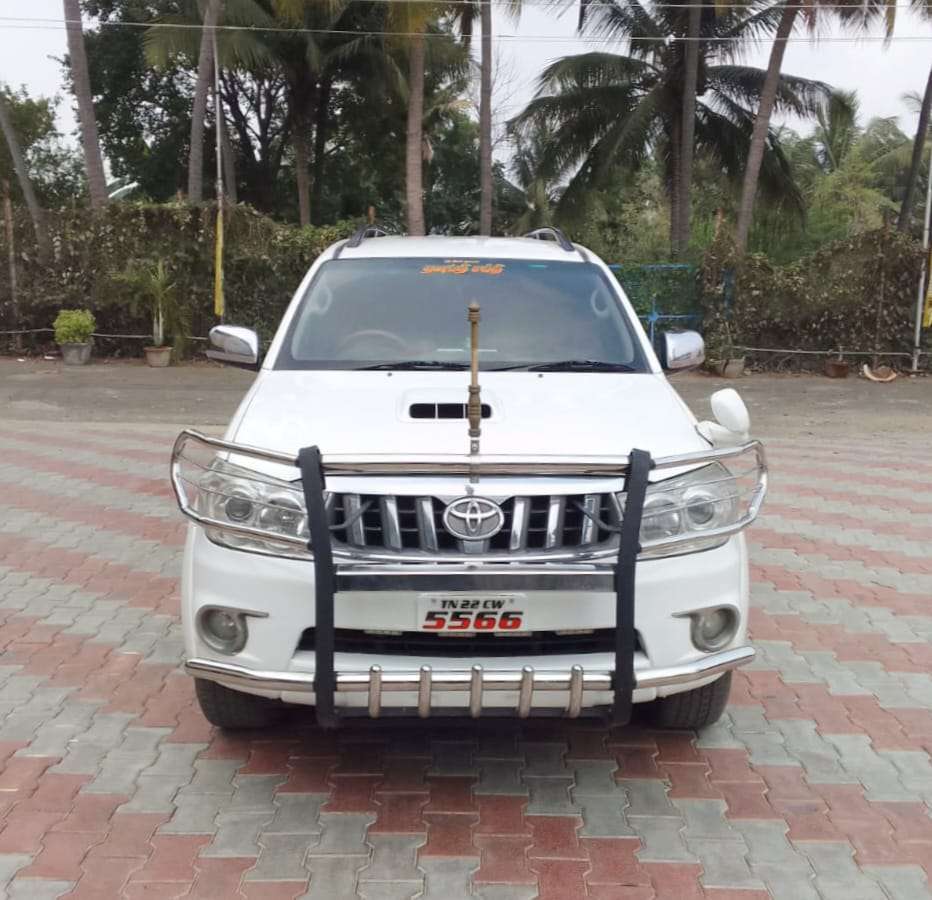 Toyota Fortuner 3.0 4X4 MT