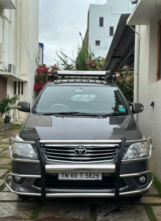 Toyota Innova 2.5 V 7 STR
