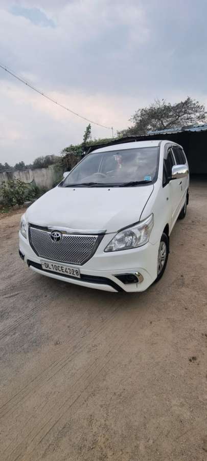 Toyota Innova 2.5 GX 8 STR BS IV