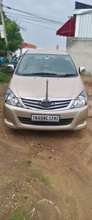 Toyota Innova 2.5 E