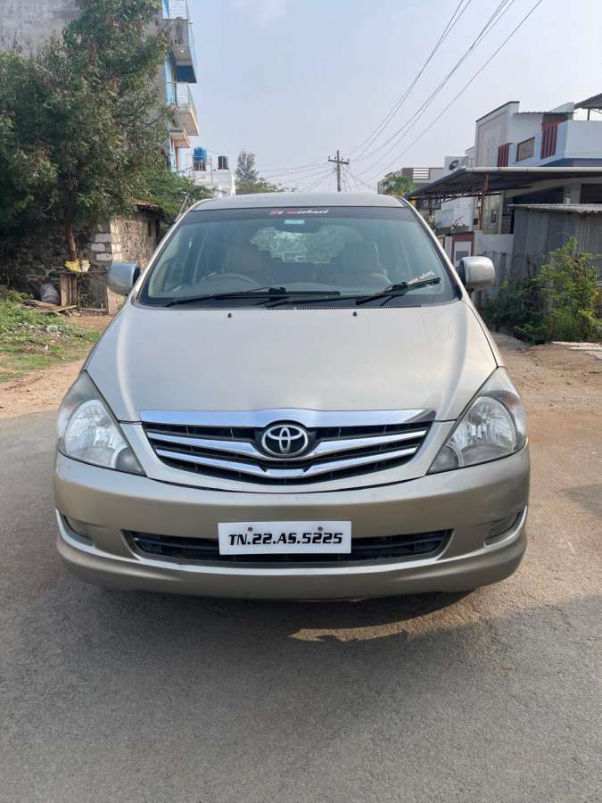 Toyota Innova 2.0 V