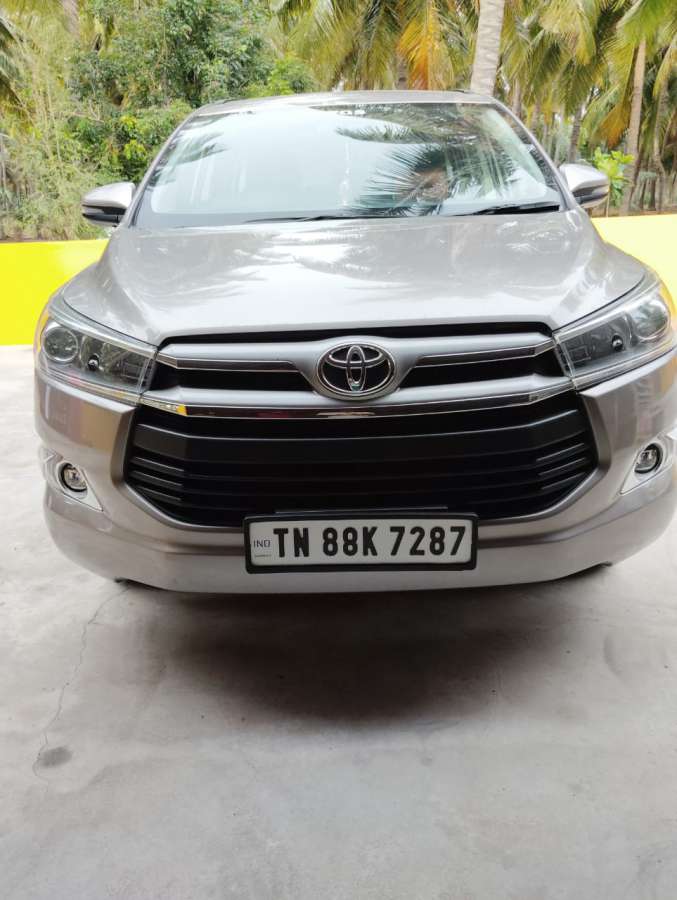 Toyota Innova Crysta 2.4 V
