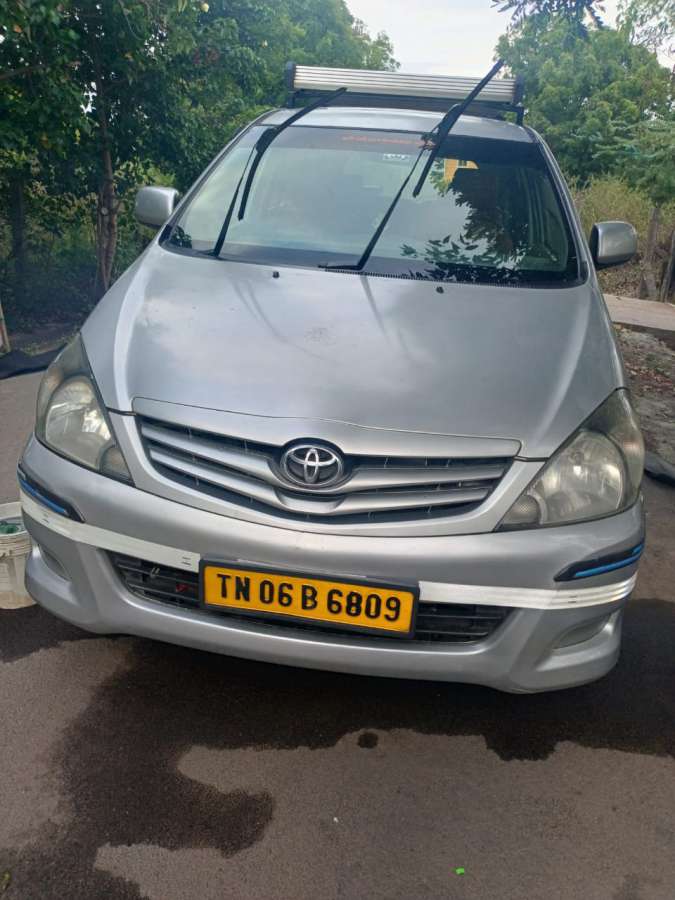 Toyota Innova 2.5 E Toyota Innova 2.5 E