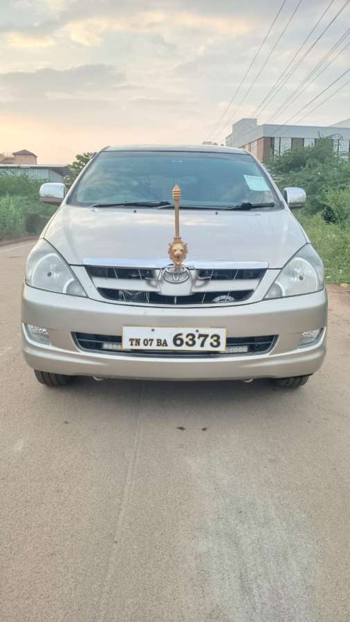 Toyota Innova 2.0 V