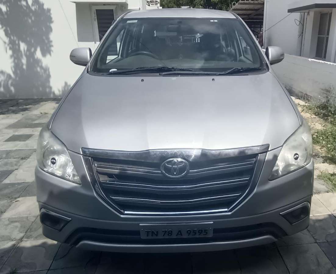 Toyota Innova 2.5 V 8 STR