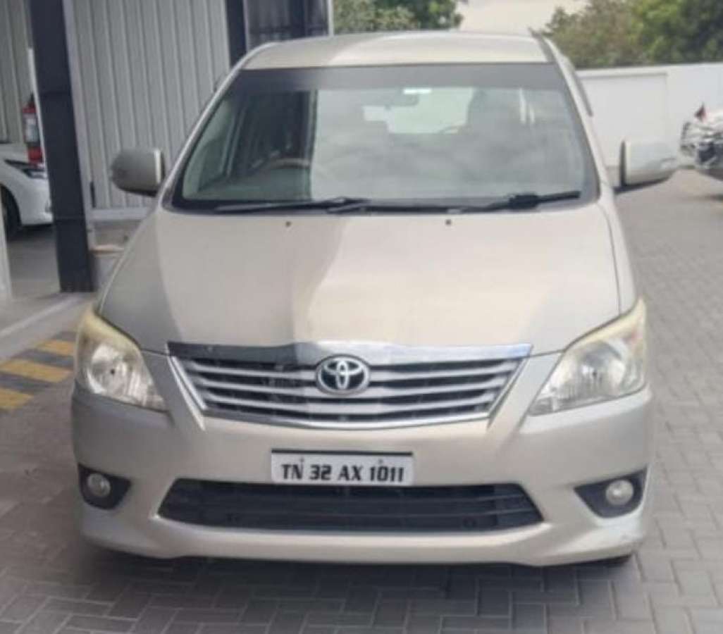 Toyota Innova 2.5 V 7 STR