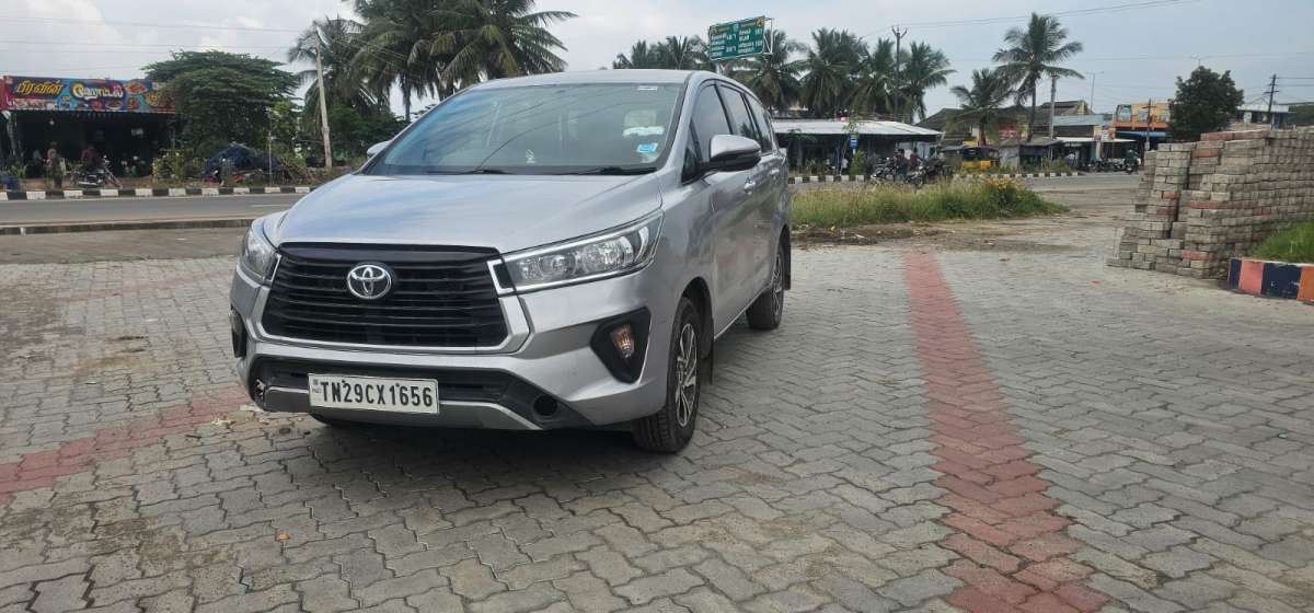 Toyota Innova Crysta 2.4 GX 8 STR
