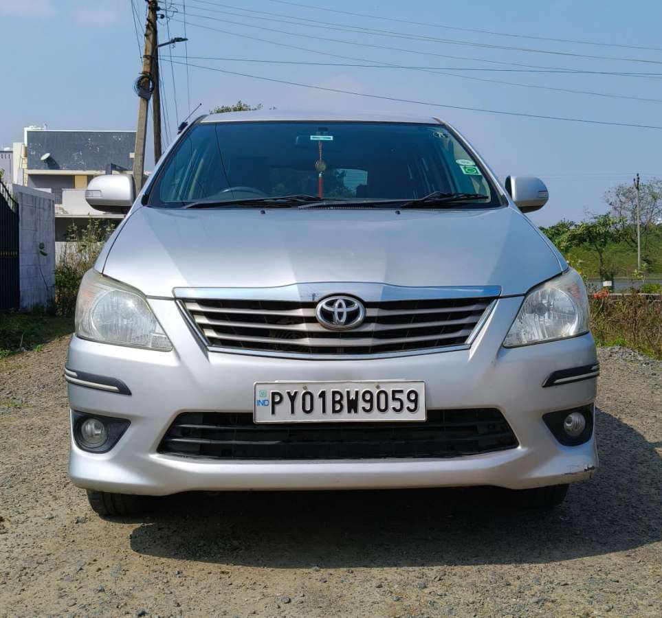 Toyota Innova 2.5 V 7 STR