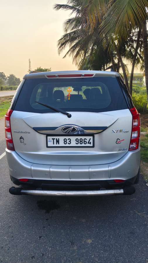 Mahindra XUV500 W10 2WD