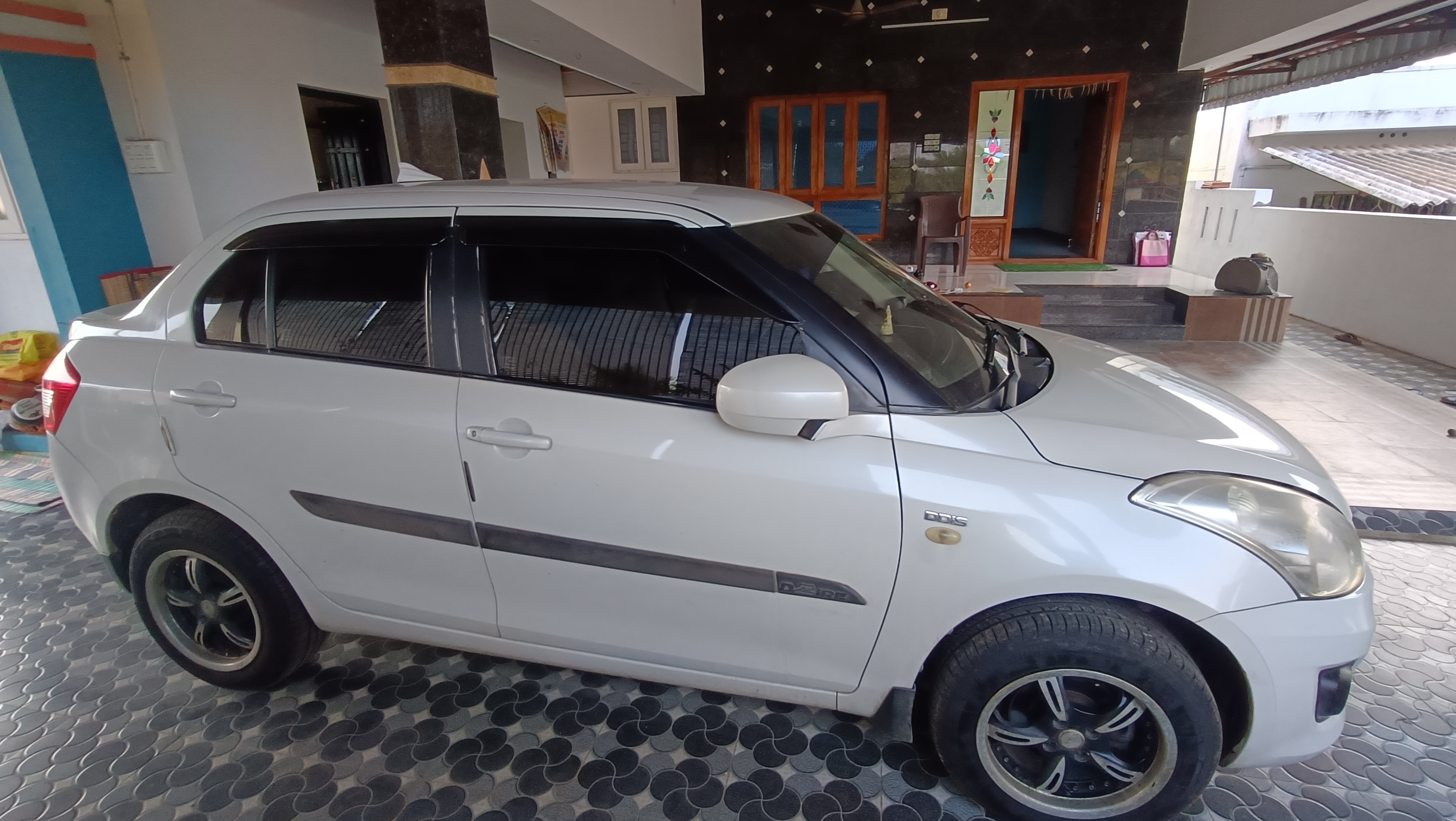 Maruti Suzuki Swift dzire VDI