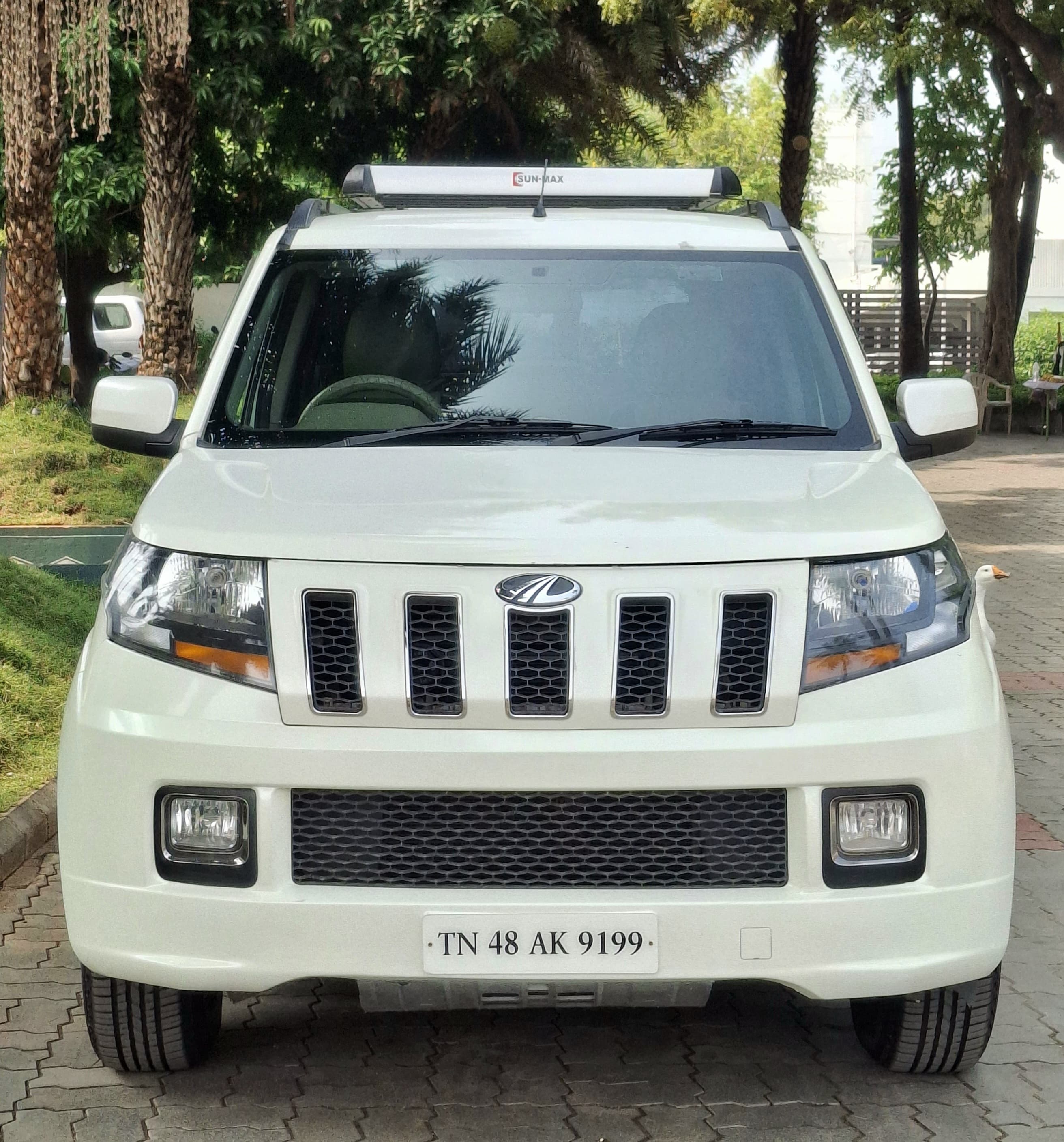 Mahindra TUV300