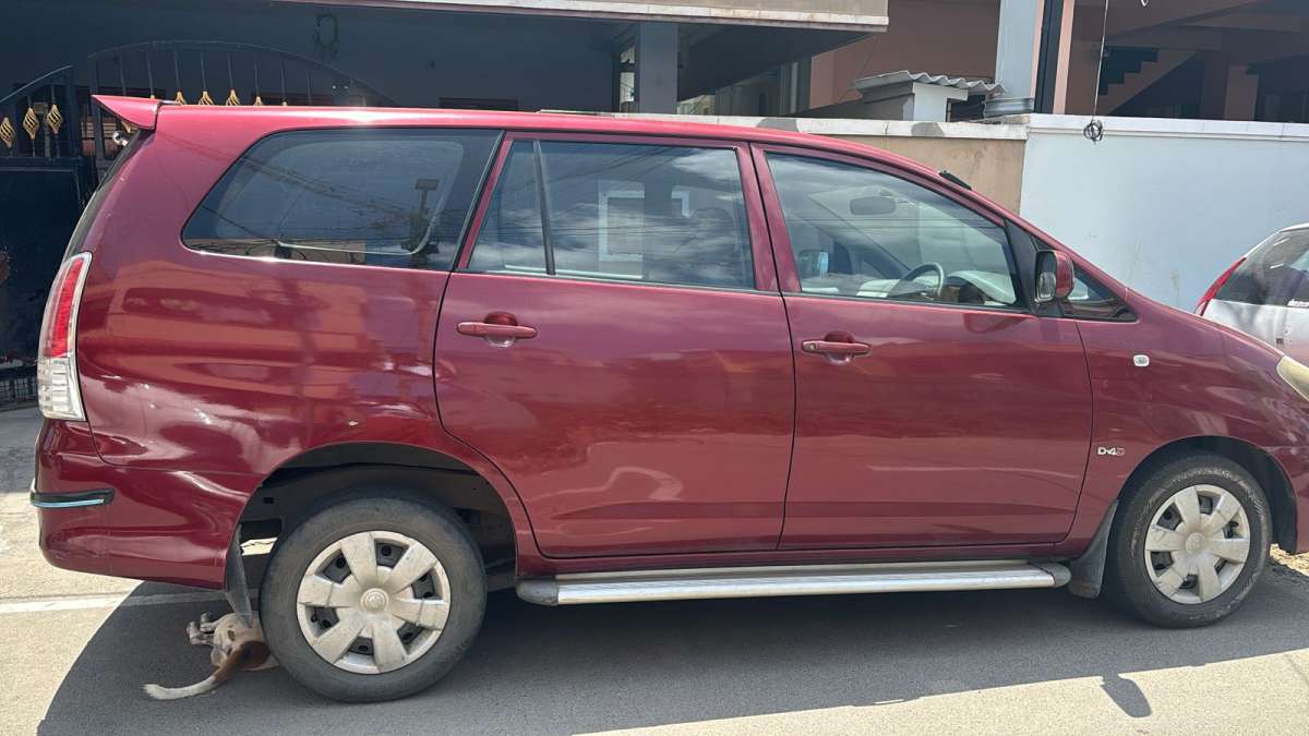 Toyota Innova 2.5 G4 7 STR