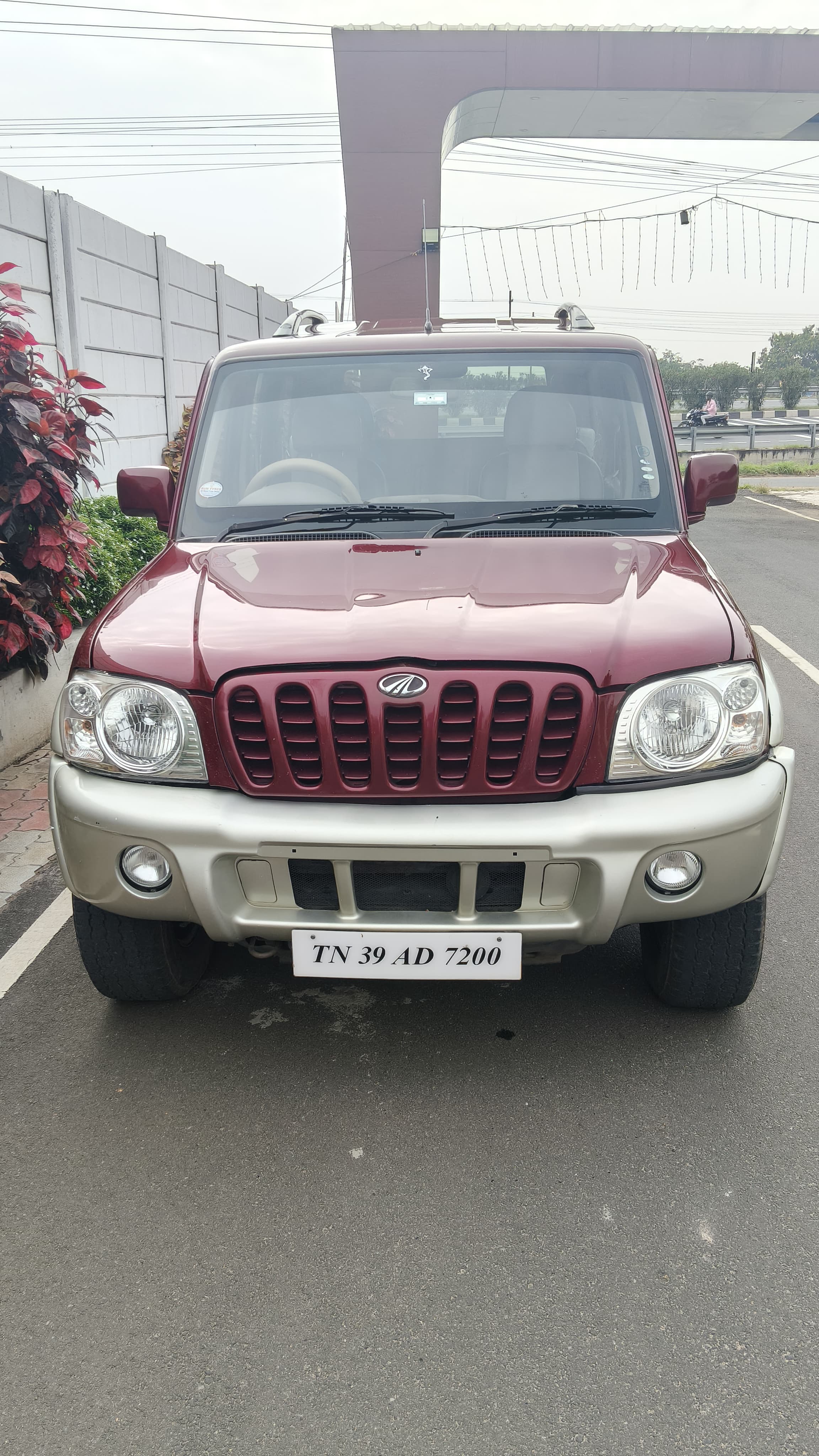 Mahindra Scorpio SLE