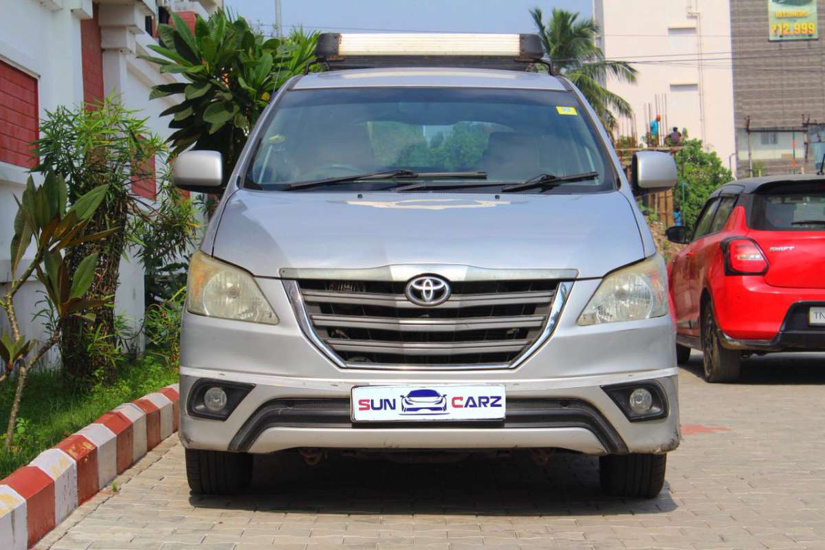 Toyota Innova 2.5 GX 8 STR
