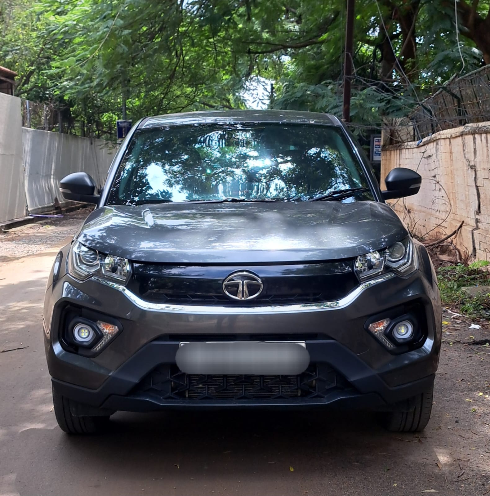 Tata Nexon XE