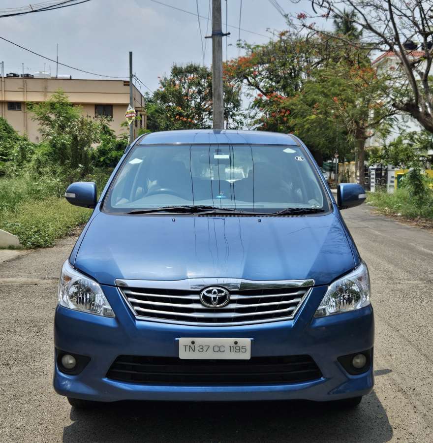 Toyota Innova 2.5 V 7 STR