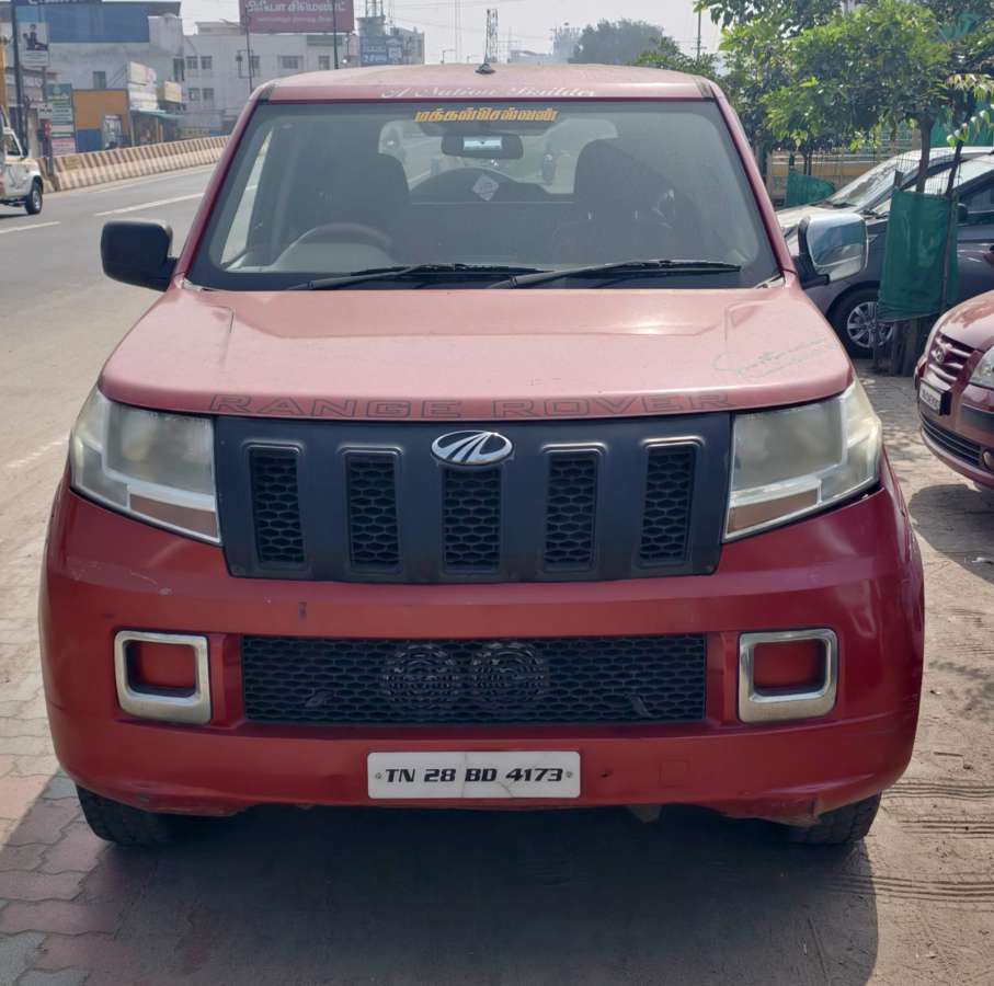 Mahindra TUV 300 T4
