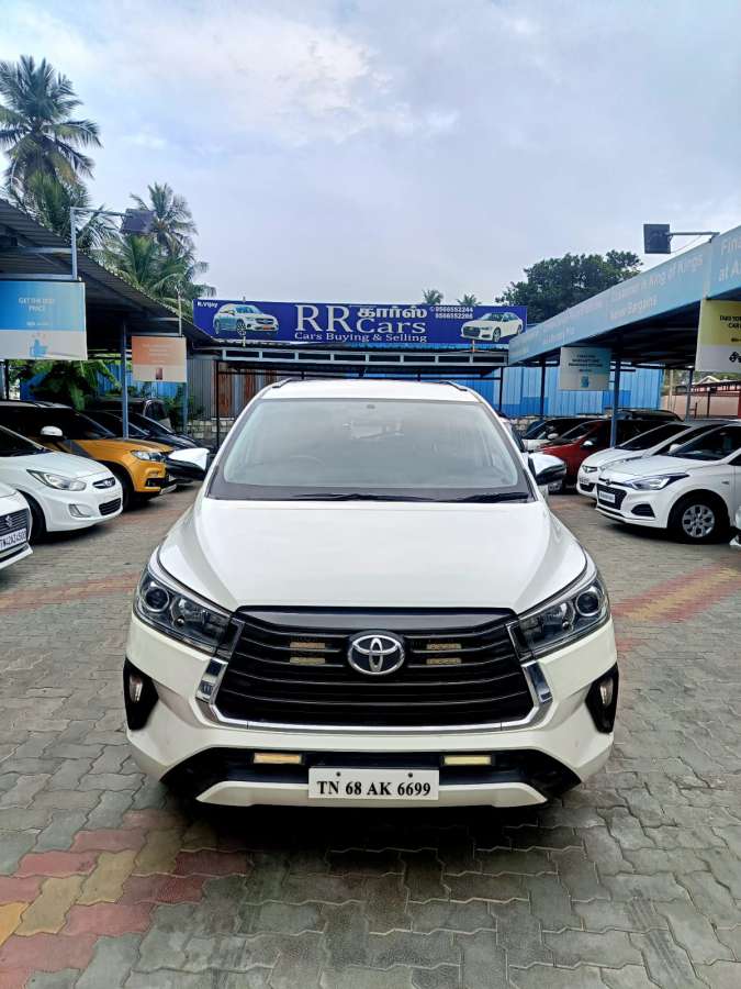 Toyota Innova Crysta 2.4z