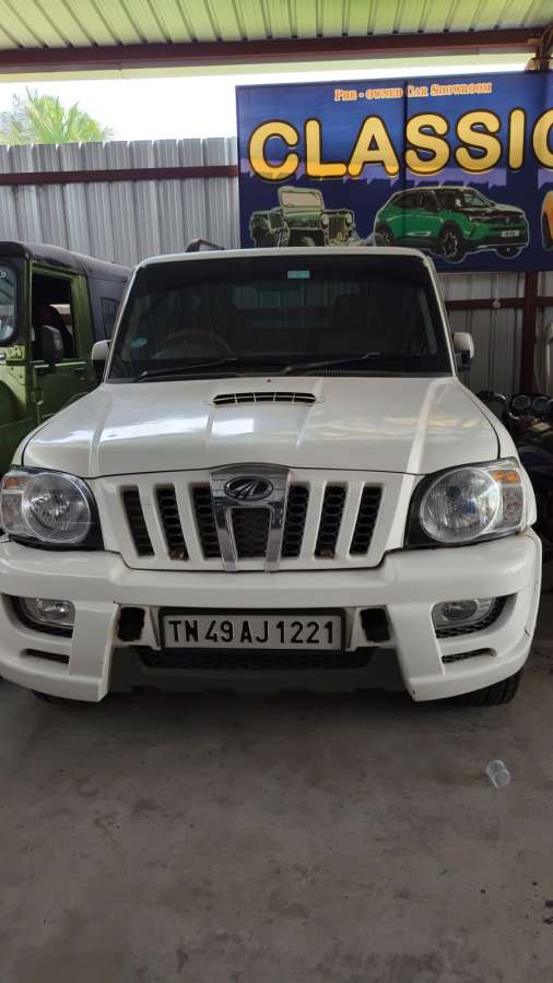 Mahindra Scorpio EX