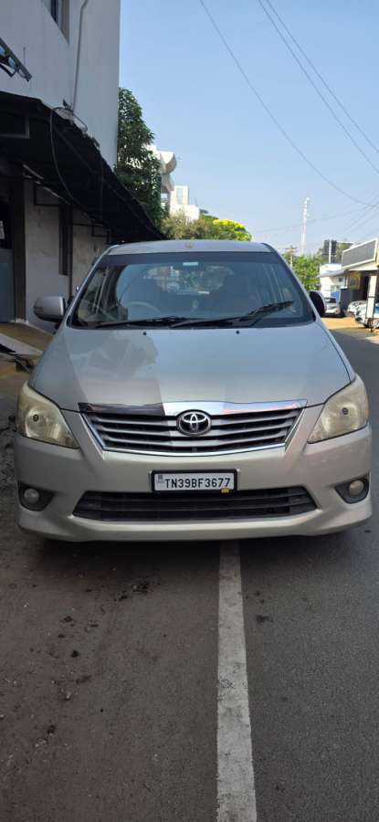 Toyota Innova 2.5 V 8 STR