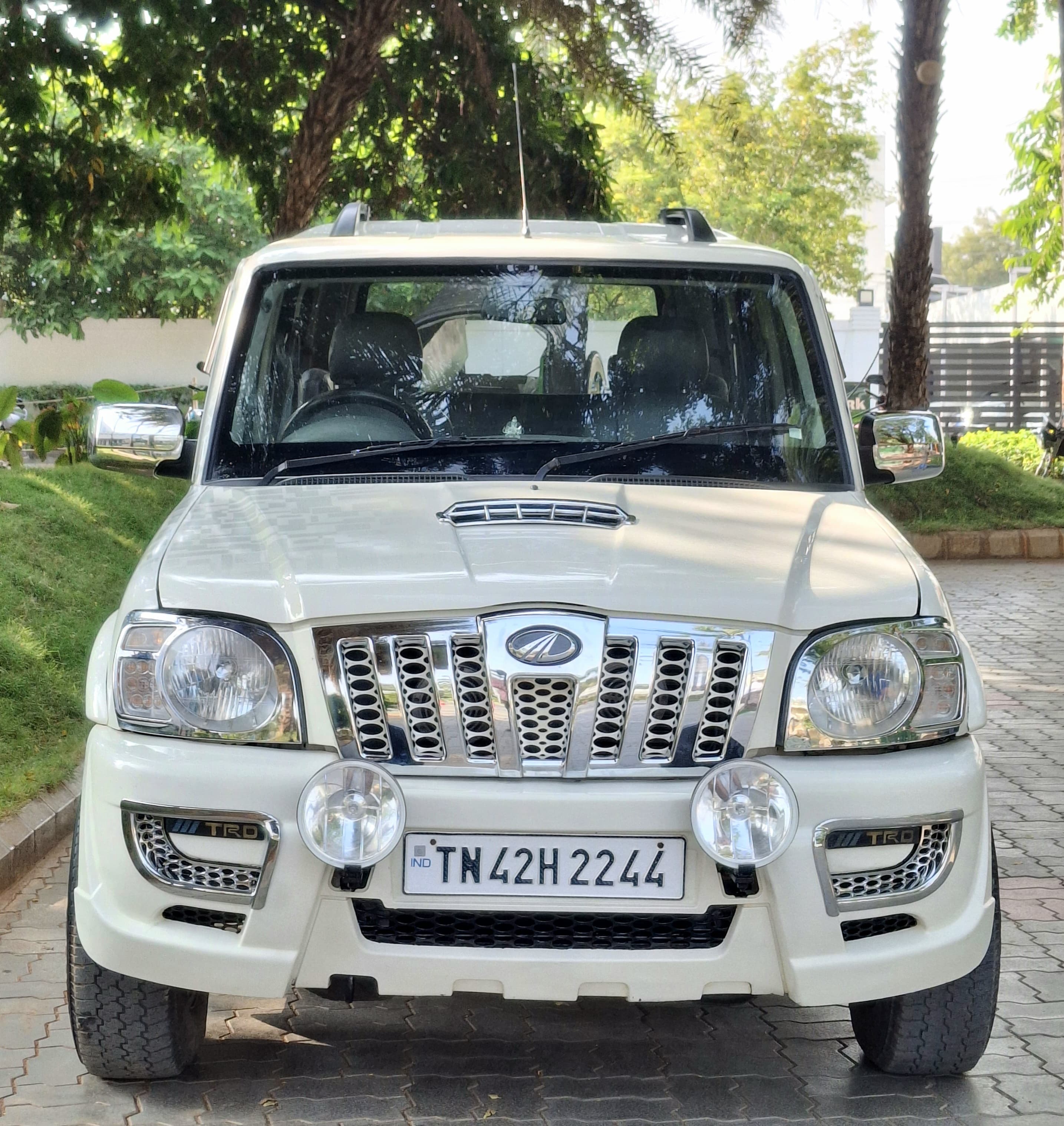 Mahindra Scorpio EX