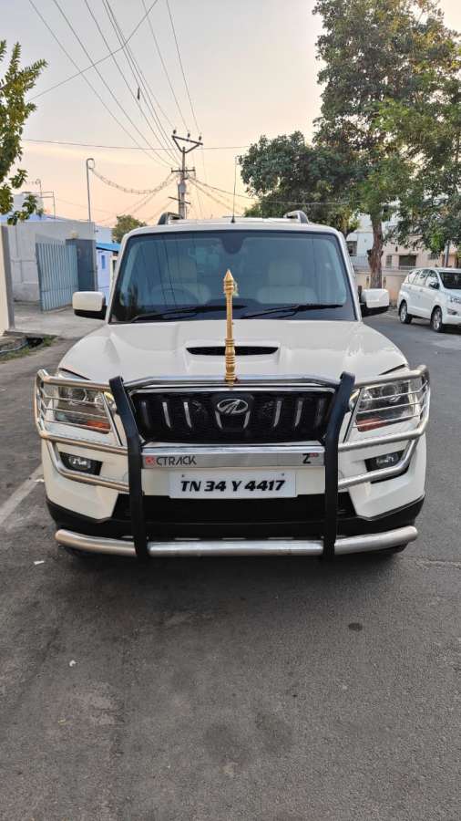 Mahindra Scorpio S10