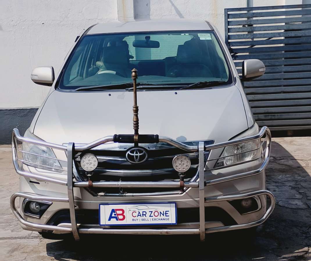 Toyota Innova 2.5 V 7 STR