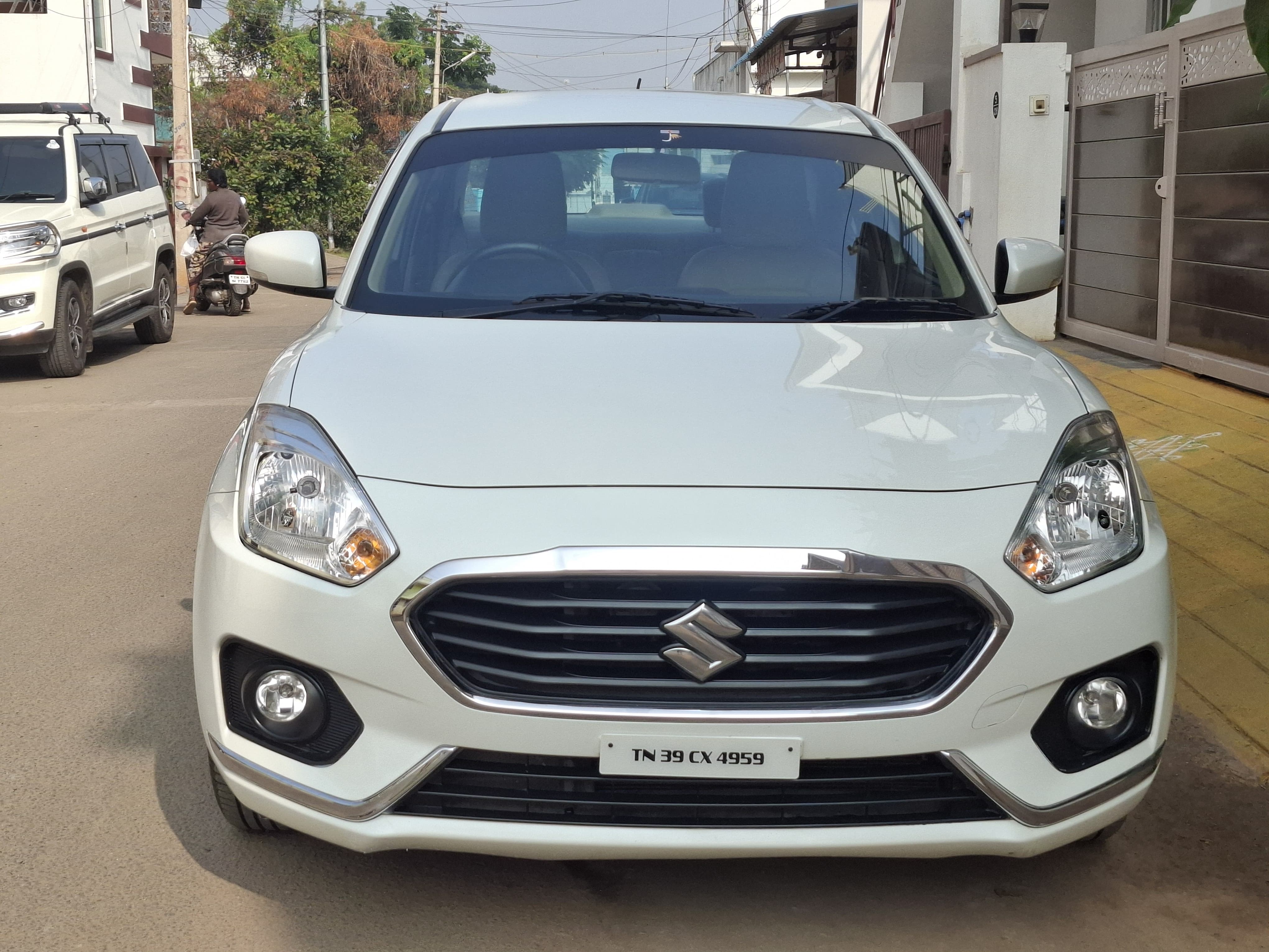 Maruti Suzuki Swift dzire ZXI AMT
