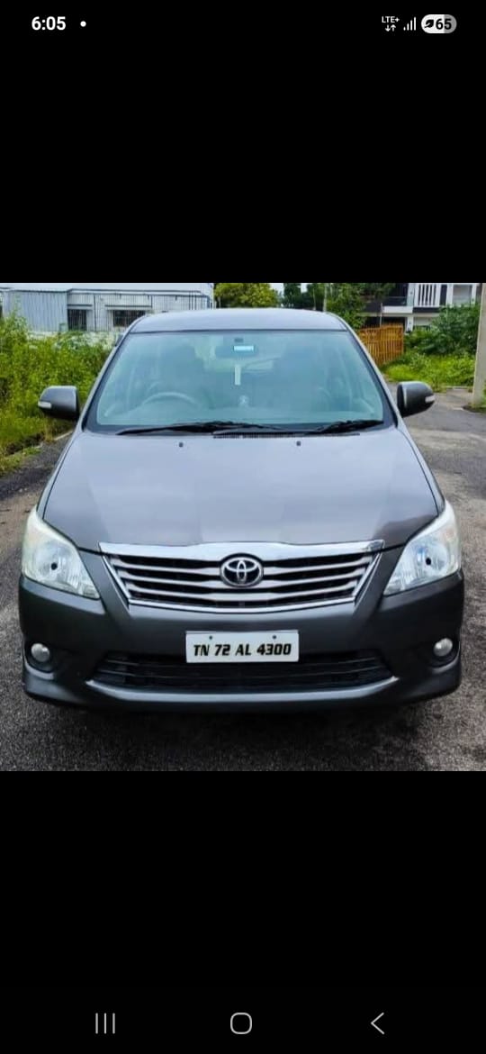 Toyota Innova 2.5 VX 8 STR
