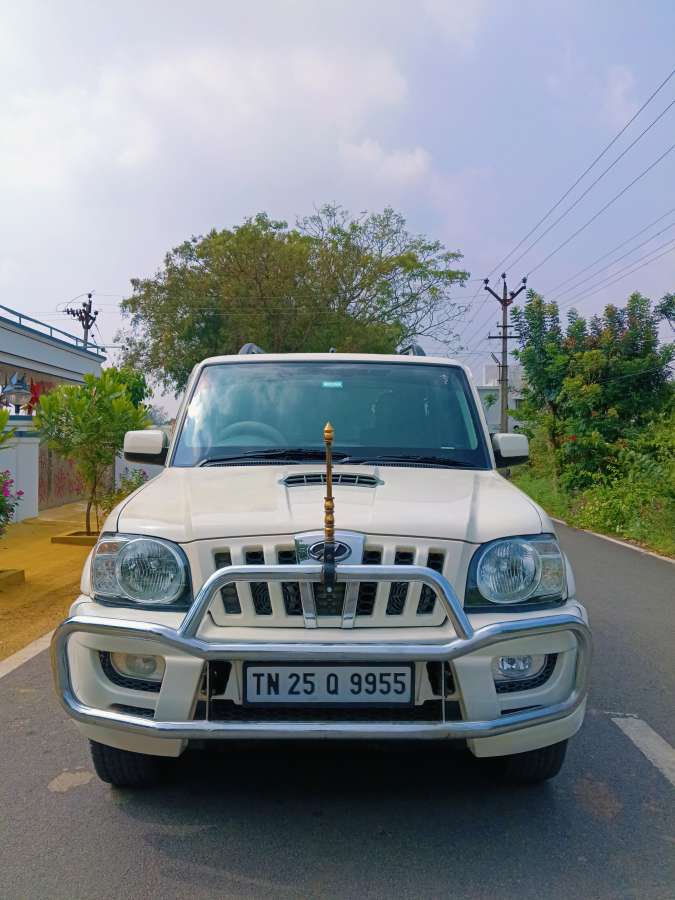Mahindra Scorpio SLE BS IV