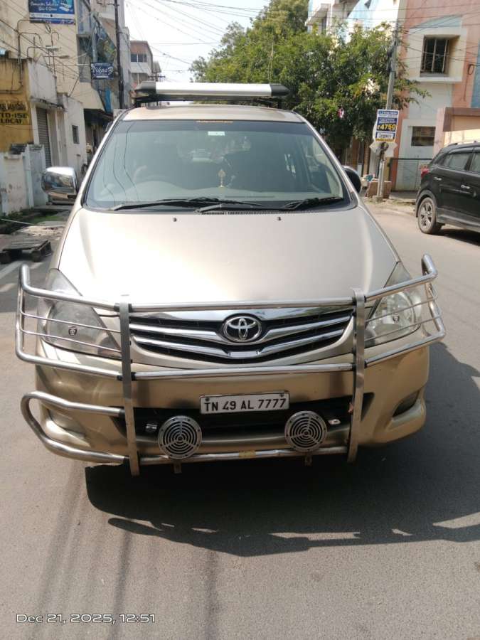 Toyota Innova 2.0 V