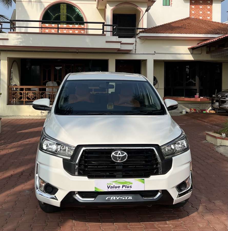 Toyota Innova Crysta 2.4 GX 7 STR