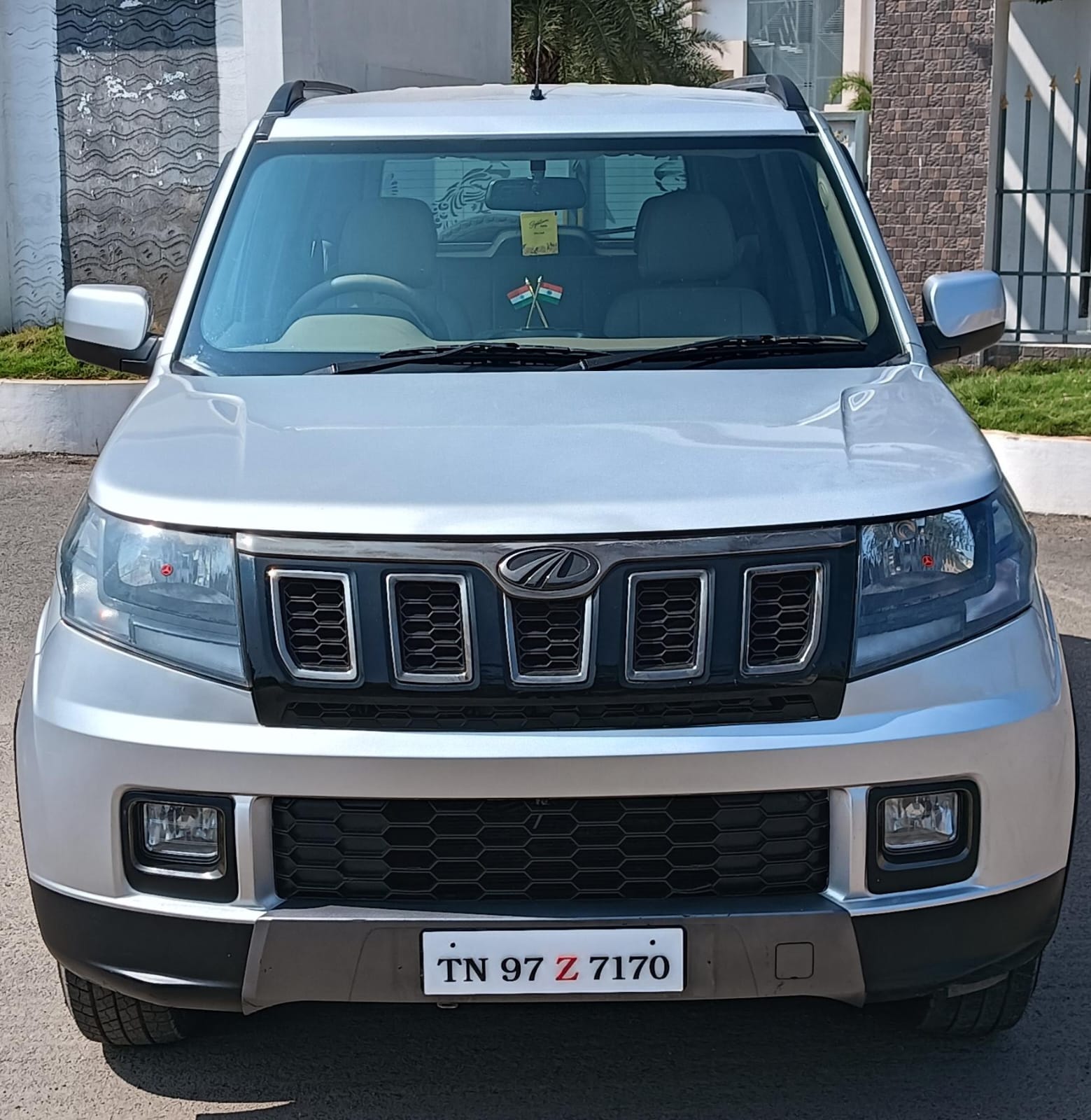 Mahindra TUV300