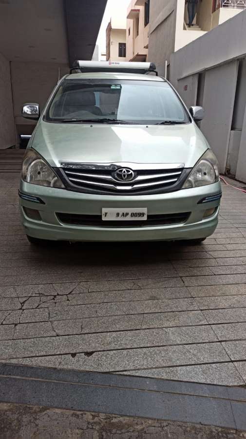 Toyota Innova 2.5 V 7 STR