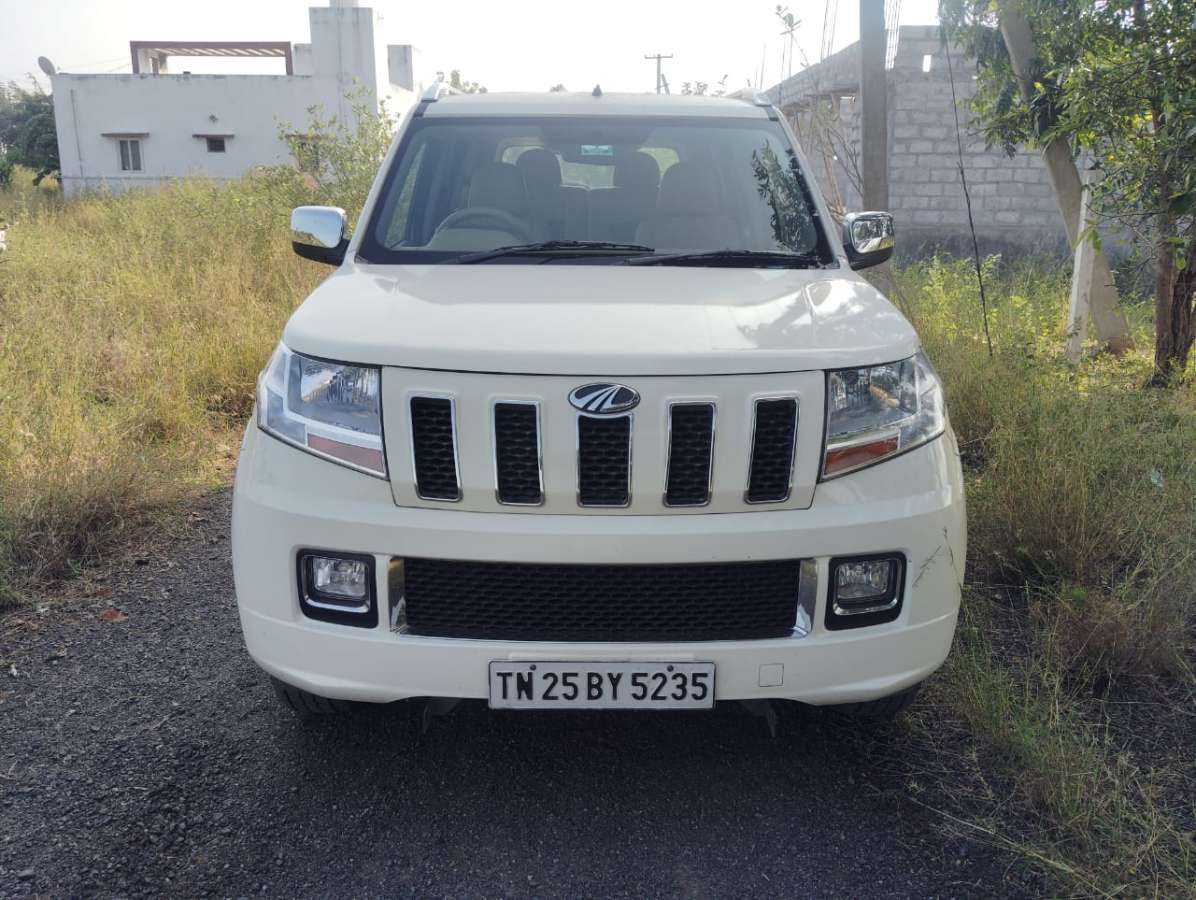 Mahindra TUV 300 T8