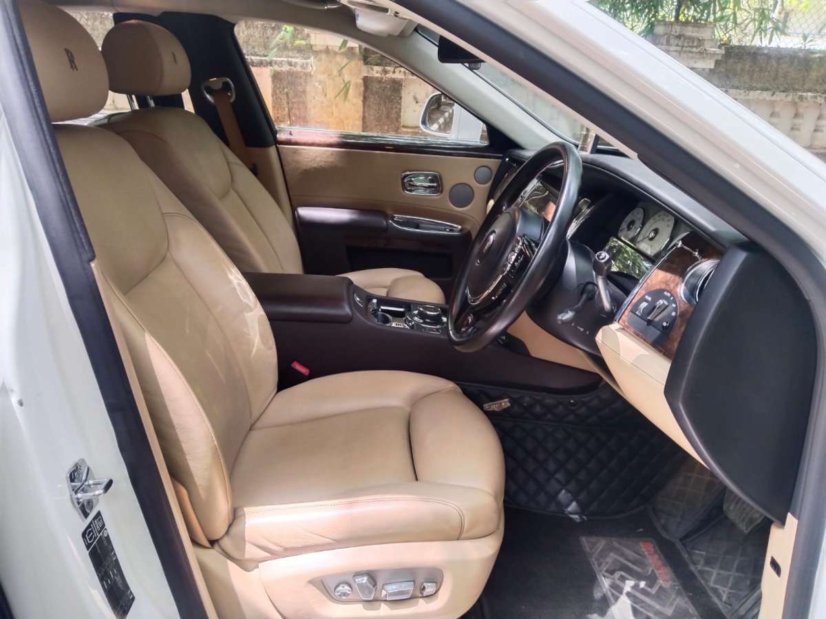 Rolls-Royce  Ghost Series - Image 11