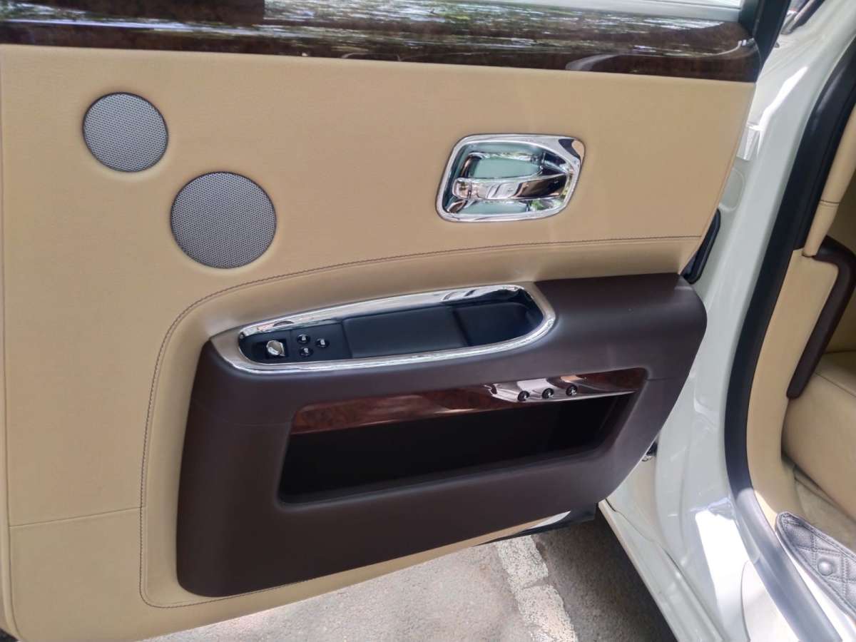 Rolls-Royce  Ghost Series - Image 9